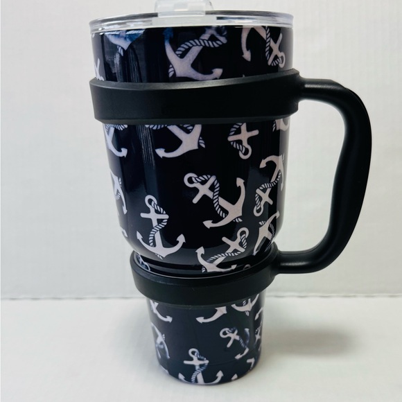 24 oz tumbler with straw, cleaner and handle. - Picture 1 of 5